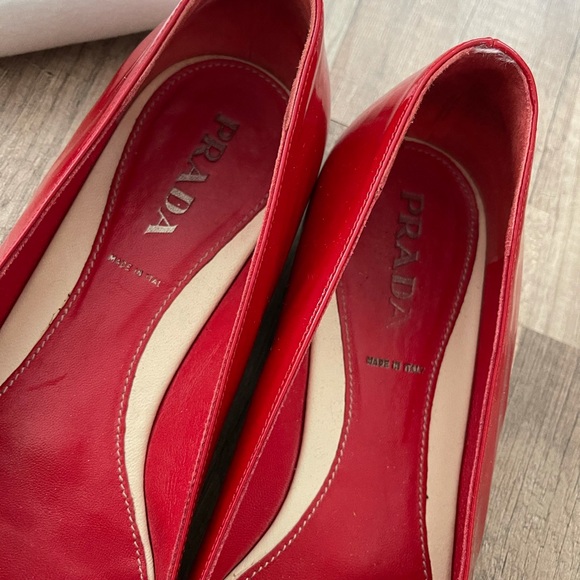 Prada Red Patent Leather Pointed Toe Flats 37.5 - Picture 3 of 8